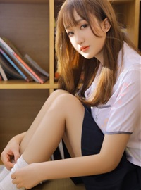 日系少女白晢粉嫩学生制服诱惑人体艺术唯美写真(8)